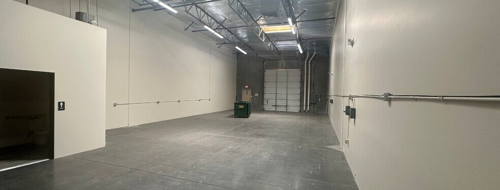 More Photos Of 6003 S 40th St, Phoenix Warehouse For Lease