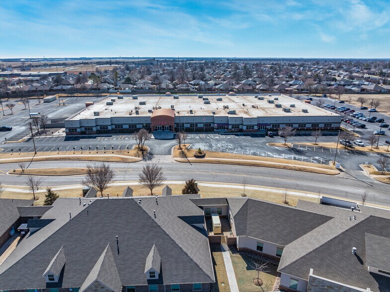 More Photos Of 7800 NW 85th Ter, Oklahoma City Medical For Lease