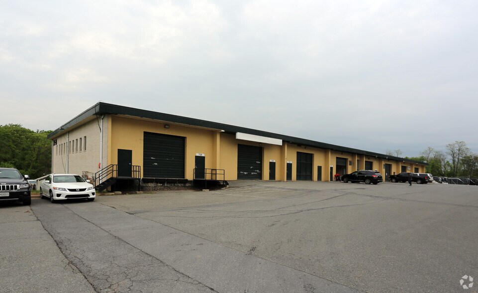 More Photos Of 710-746 E Gude Dr, Rockville Warehouse For Lease