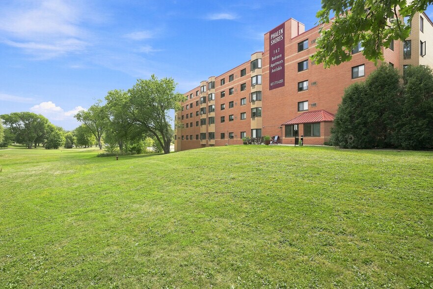 More Photos Of 985 Ivy Ave E, Saint Paul Apartments For Sale