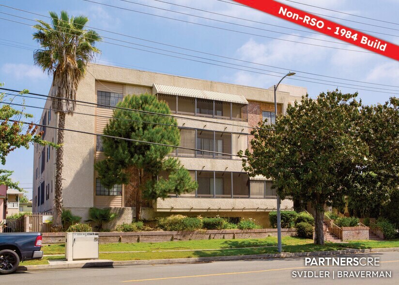 Primary Photo Of 12235 Magnolia Blvd, Valley Village Apartments For Sale