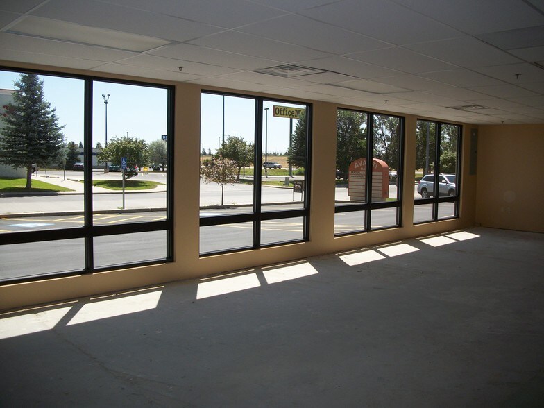 More Photos Of Dell Range Blvd & Grandview Ave, Cheyenne Flex For Lease