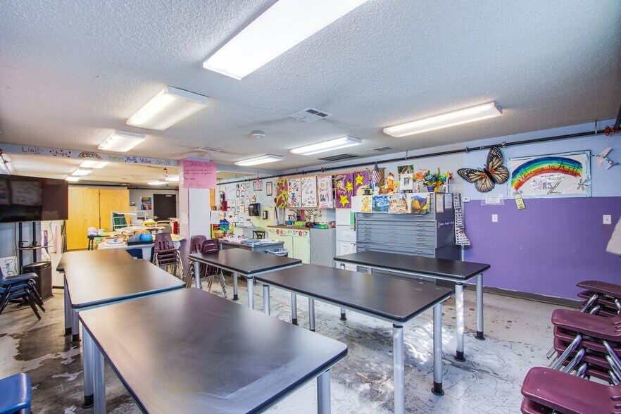 More Photos Of 1600 E Oakey Blvd, Las Vegas Schools For Sale