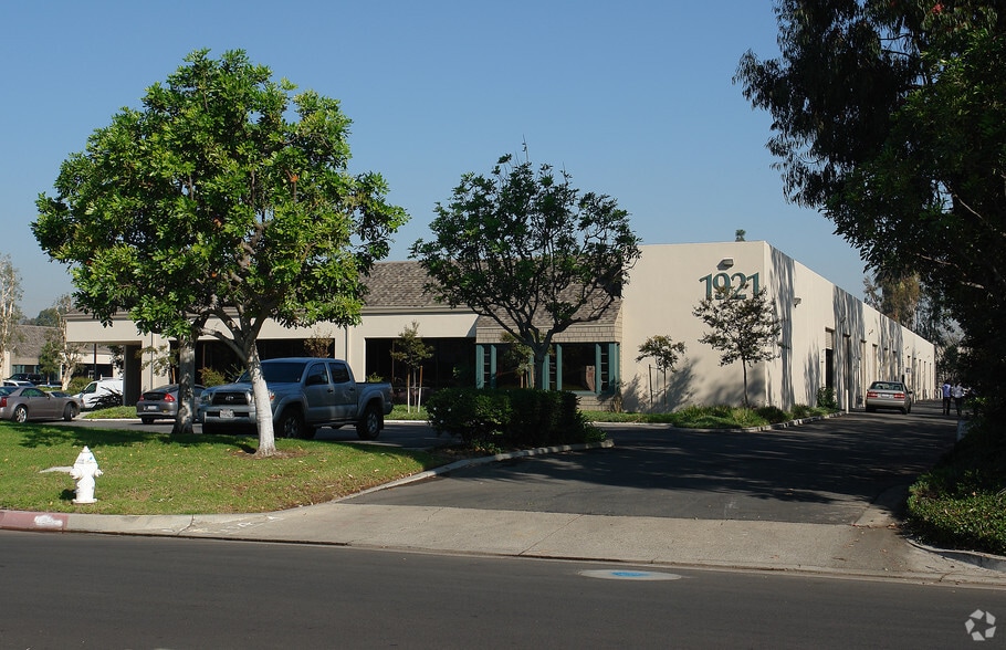 More Photos Of 1921 Carnegie Ave, Santa Ana Industrial For Sale
