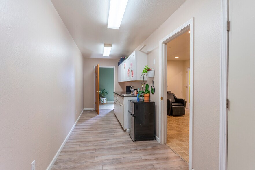 More Photos Of 483 E Chestnut St, Fort Bragg General Retail For Sale