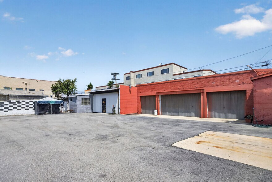 Primary Photo Of 959 Gower St, Los Angeles Auto Repair For Lease