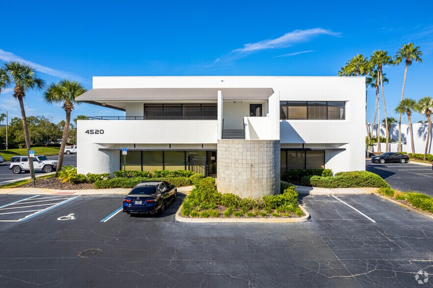 More Photos Of 4520 Oak Fair Blvd, Tampa Office For Lease