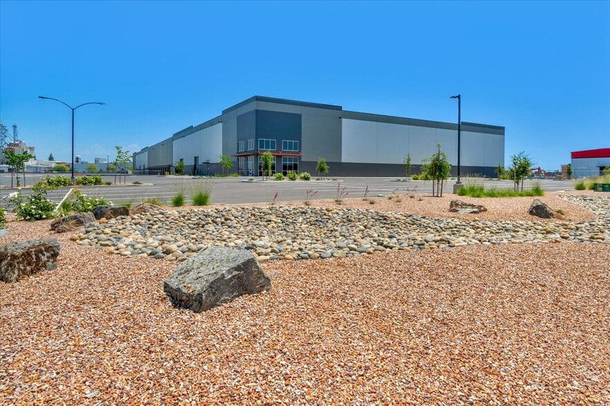 More Photos Of 30199 Bradham Dr, Visalia Unknown For Lease