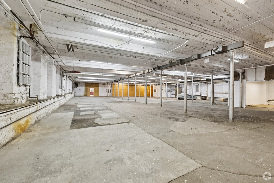 More Photos Of 17 Mill Pl, New York Mills Unknown For Sale