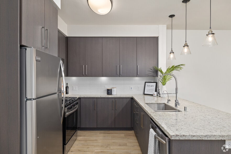 More Photos Of 1980 Kettner Blvd, San Diego Apartments For Lease