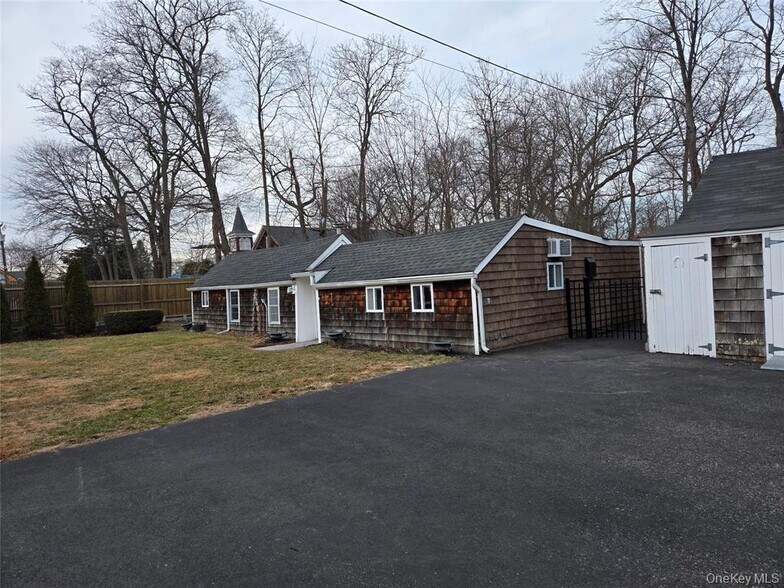 More Photos Of 247 Main St, Center Moriches Medical For Sale