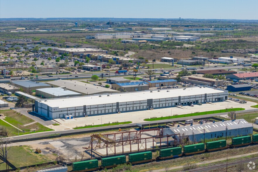 More Photos Of 500 Wonder World Dr, San Marcos Distribution For Lease