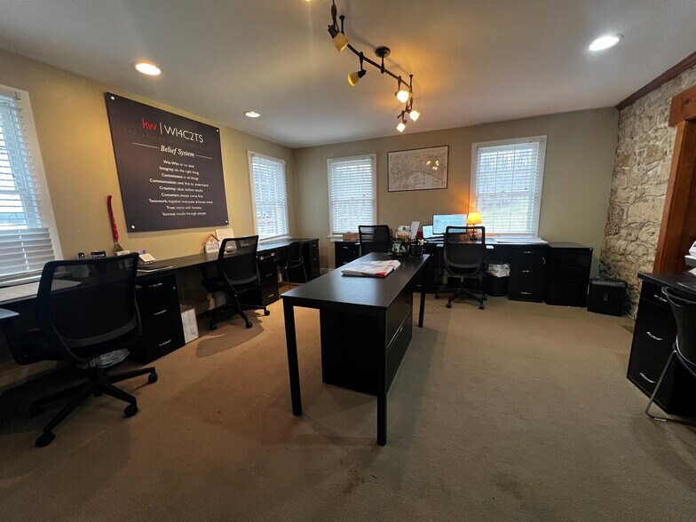 More Photos Of 809 Spring St, Galena Specialty For Sale