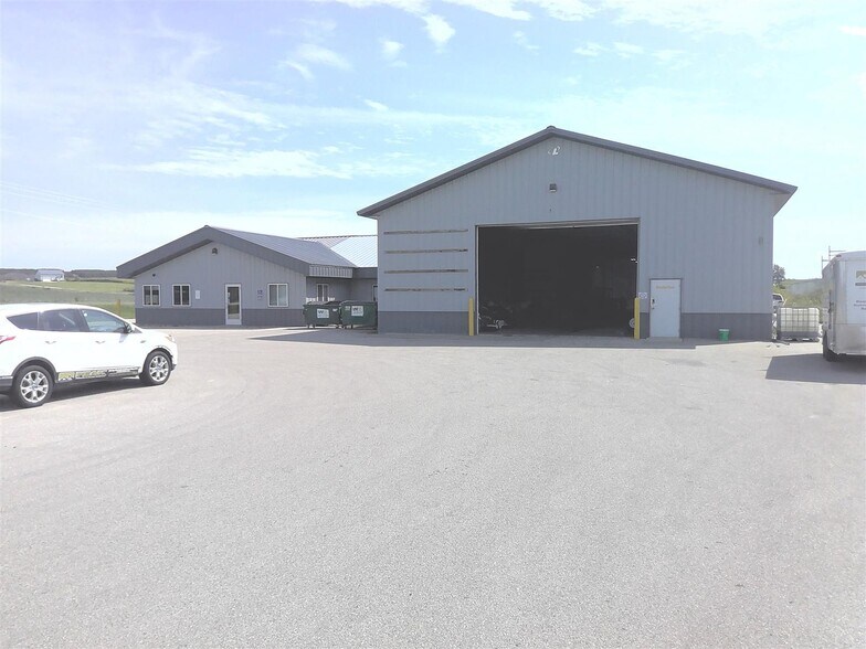 More Photos Of 829 Rolling View Ln SE, Pine Island Industrial For Sale