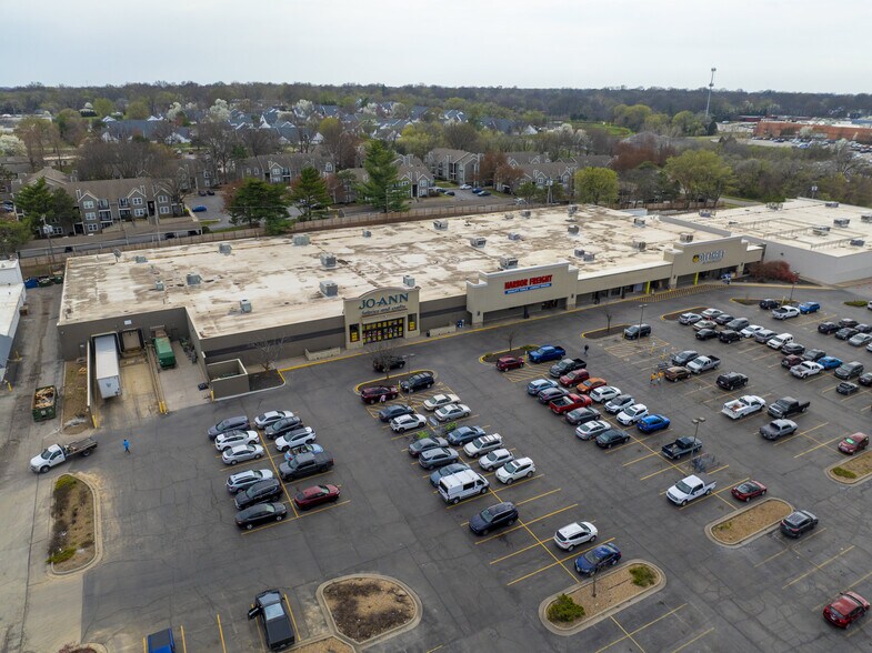 More Photos Of 11215-11225 Shawnee Mission Pky, Shawnee Unknown For Lease