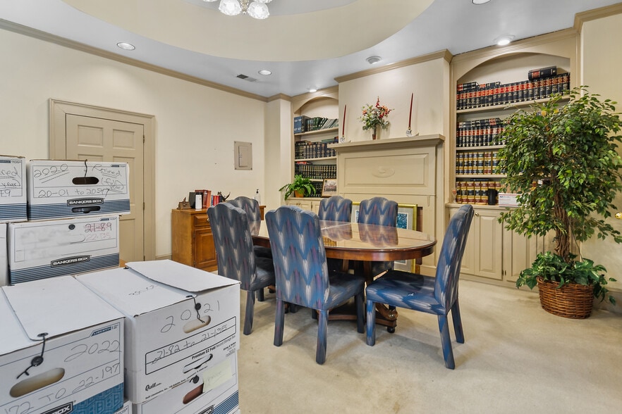 More Photos Of 127 S Cool Spring St, Fayetteville Office For Sale