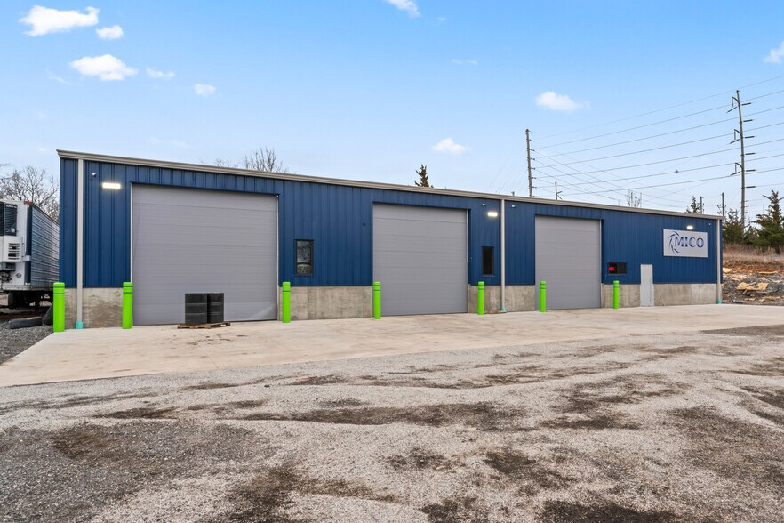 Primary Photo Of 814 SE Sunnyside School Rd, Blue Springs Warehouse For Sale