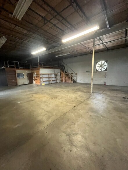 More Photos Of 4052 University Blvd S, Jacksonville General Retail For Sale
