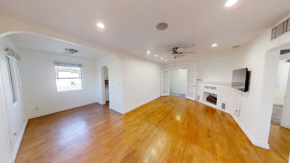 Primary Photo Of 7008 E Osborn Rd, Scottsdale Office Residential For Sale