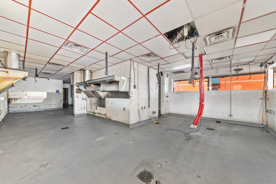 More Photos Of 435 E Main St, Hohenwald Fast Food For Sale