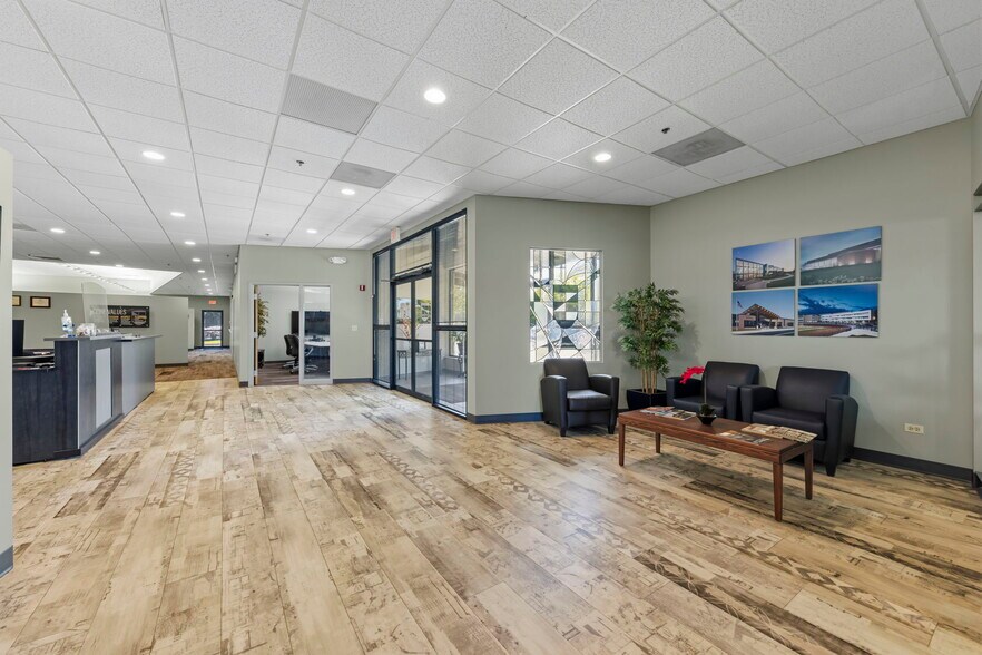 More Photos Of 1488 Bond St, Naperville Office For Sale