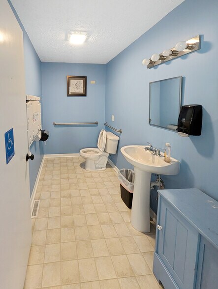 More Photos Of 250 Alhambra Ave, Frankfort Office Residential For Sale