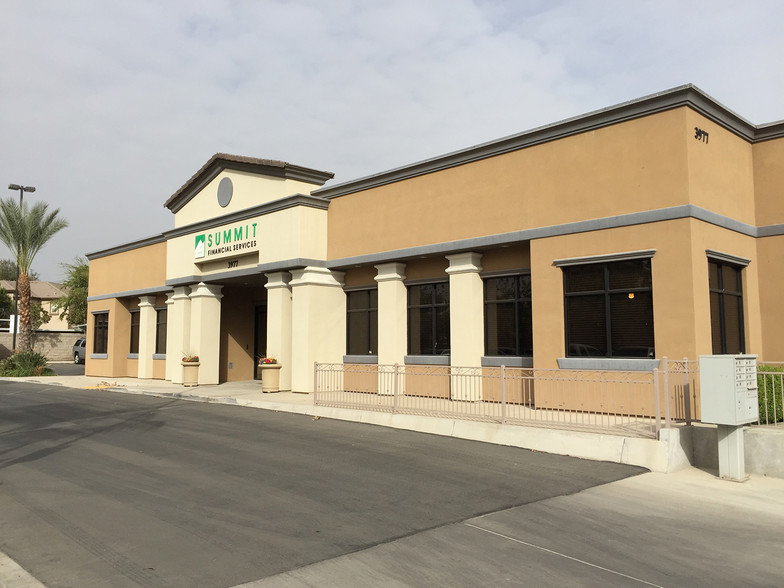 Primary Photo Of 3977 Coffee Rd, Bakersfield Office For Lease