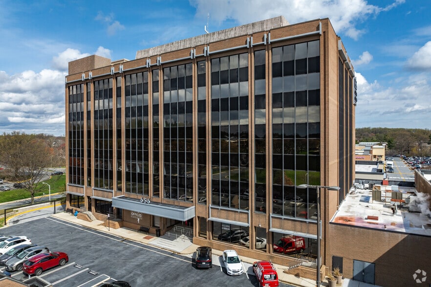 More Photos Of 656 Quince Orchard Rd, Gaithersburg Medical For Lease