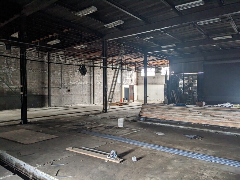 More Photos Of 934 75th Ave, Oakland Warehouse For Sale