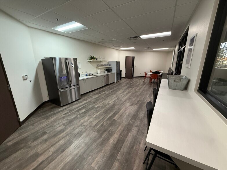 More Photos Of 319 E Warm Springs Rd, Las Vegas Medical For Lease