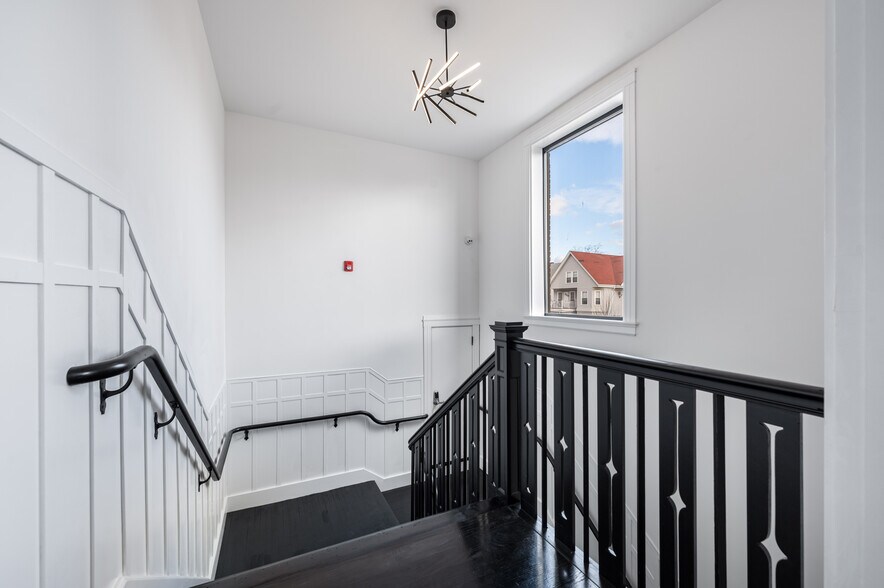 More Photos Of 536 Broadway, Everett Apartments For Sale