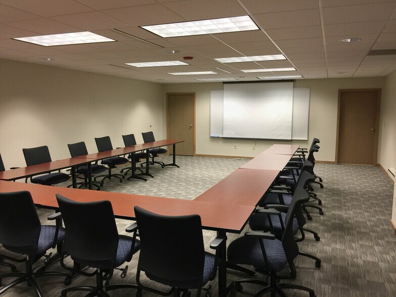 More Photos Of 3001 W Beltline Hwy, Madison Unknown For Lease