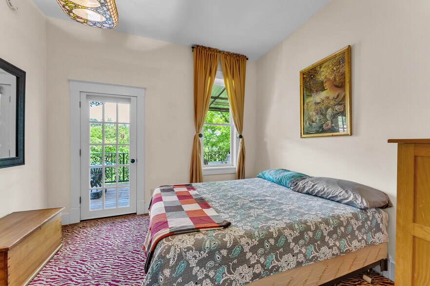 More Photos Of 87 Spring St, Eureka Springs Storefront Retail Residential For Sale