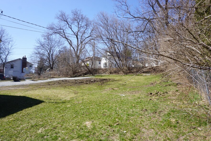 More Photos Of 16-18 Lincoln St, Essex Junction General Retail For Sale