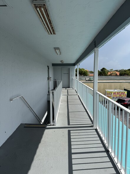 More Photos Of 9834-9850 Sandalfoot Blvd, Boca Raton General Retail For Sale
