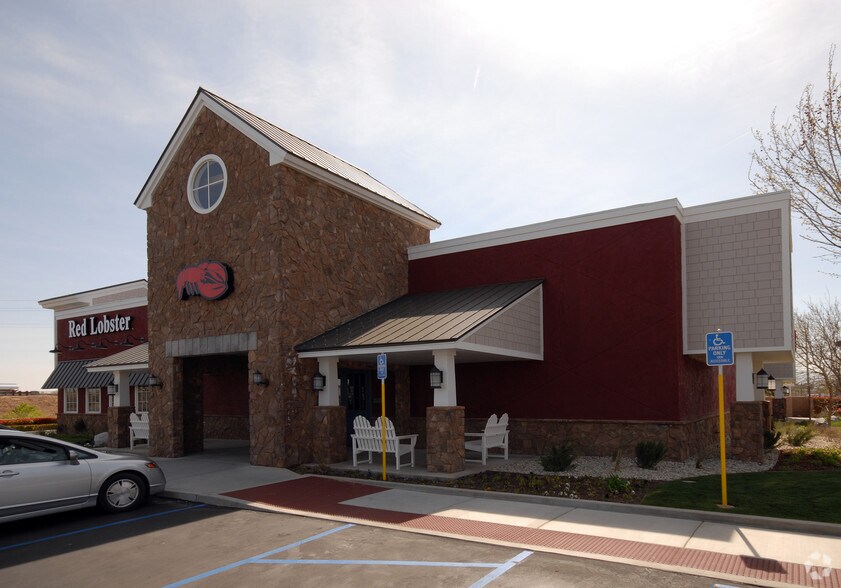 More Photos Of 1041 W Rancho Vista Blvd, Palmdale Restaurant For Sale