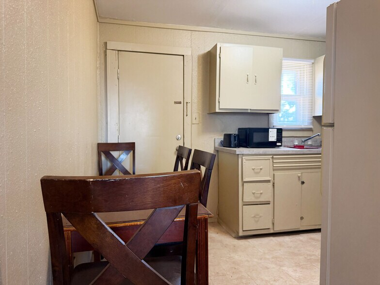 More Photos Of 607 W Wilson St, Borger Apartments For Sale