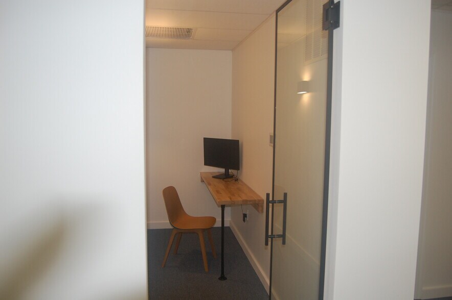 More Photos Of 301 S Tubb St, Oakland Office For Lease