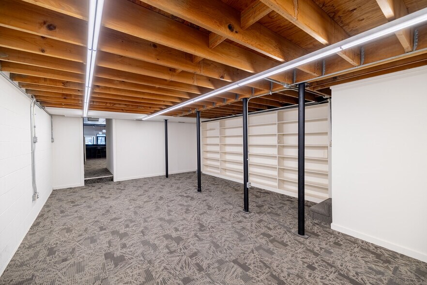More Photos Of 108 S Santa Fe Ave, Salina General Retail For Lease