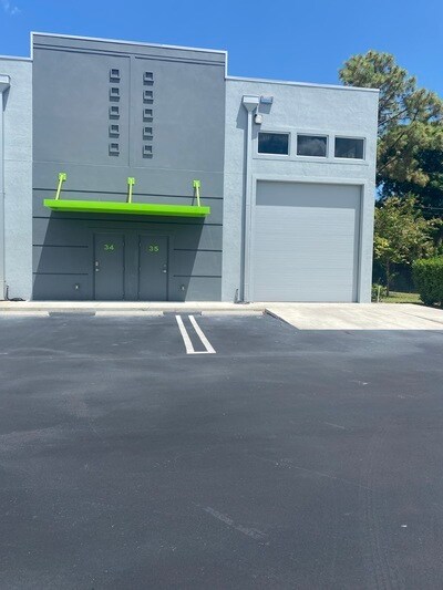 More Photos Of 861 NE Industrial Blvd, Jensen Beach Warehouse For Sale