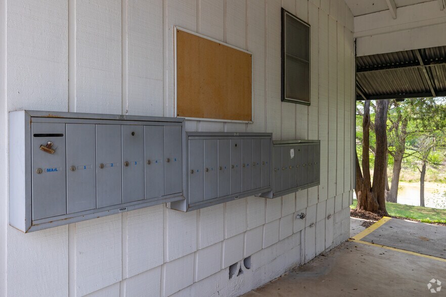 More Photos Of 1605 Water St, Kerrville Apartments For Sale