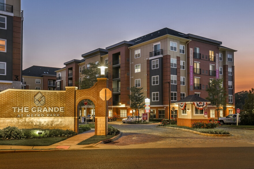 More Photos Of 3 Ronson Rd, Iselin Apartments For Lease