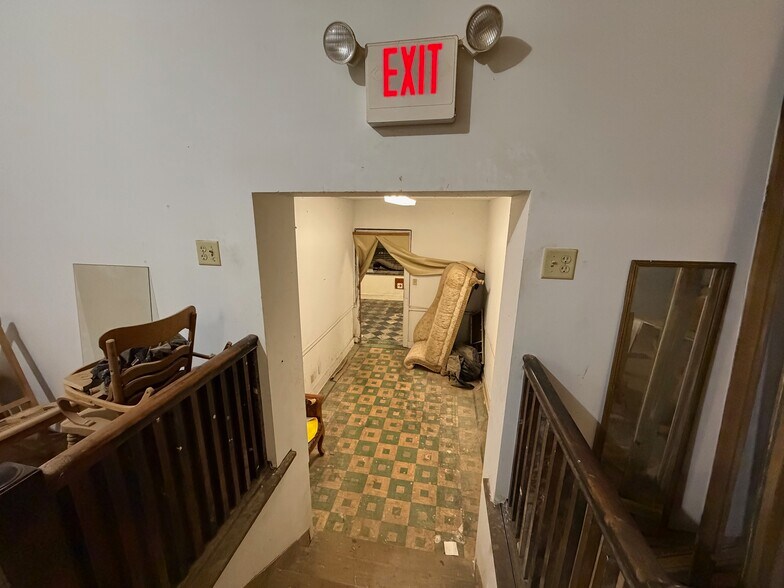 More Photos Of 814 Cleveland Ave NW, Canton Freestanding For Lease