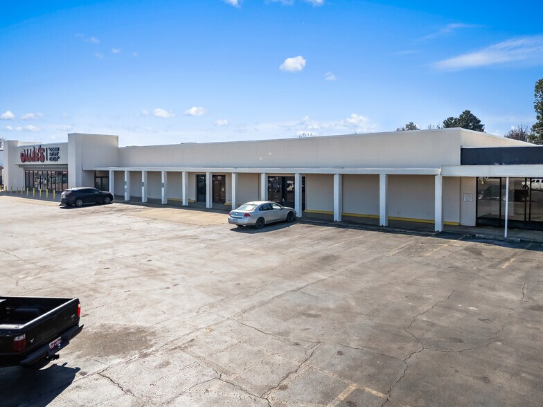 More Photos Of 1900 E Cherokee Ave, Sallisaw Storefront For Sale
