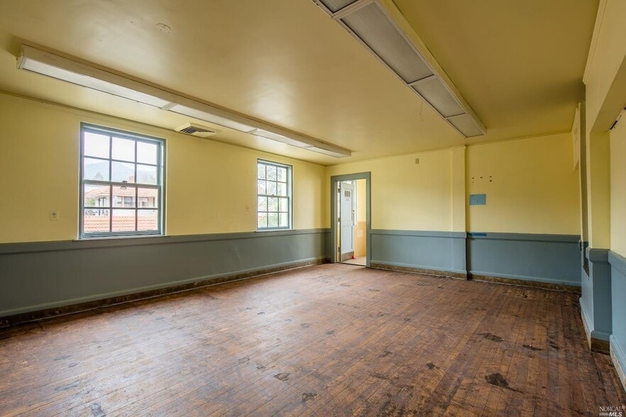 More Photos Of 224 N Oak St, Ukiah Office Residential For Lease