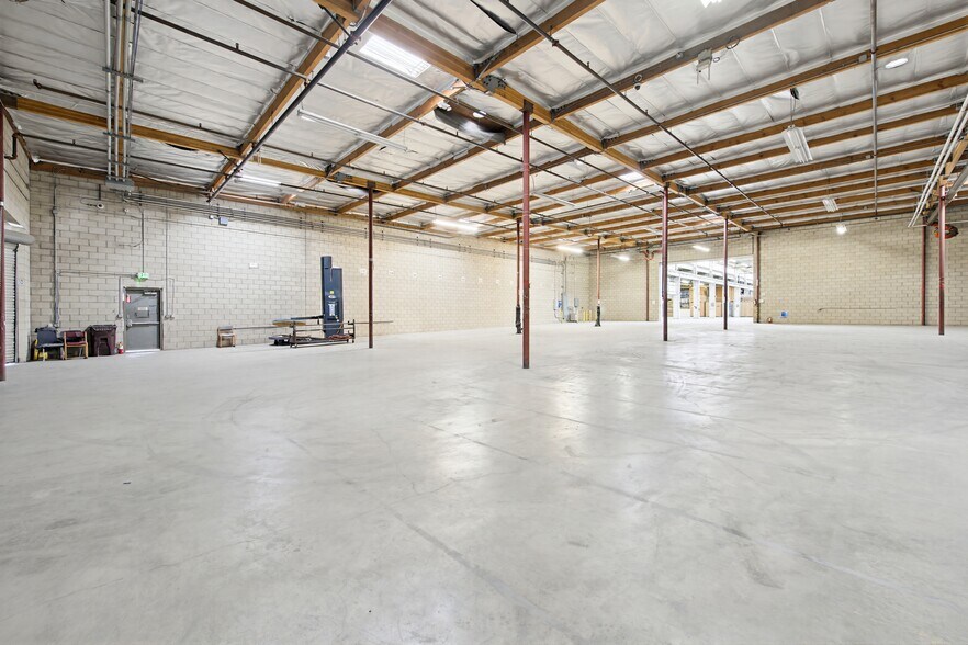 More Photos Of 15001 S Figueroa St, Gardena Distribution For Lease
