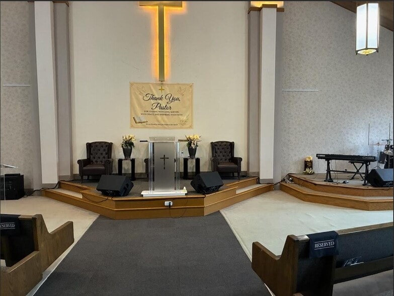 More Photos Of 3500 13th Ave N, Saint Petersburg Religious Facility For Sale