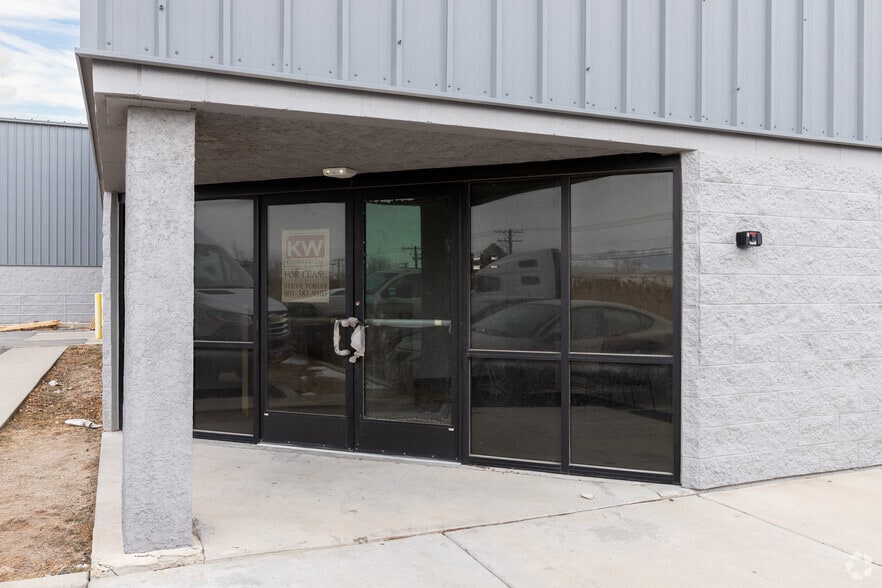 More Photos Of 3528 W 500 S, Salt Lake City Manufacturing For Lease