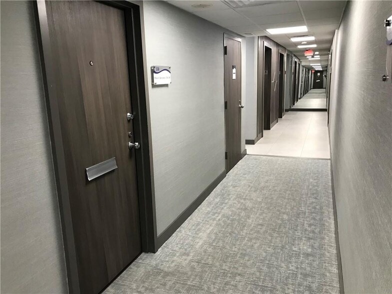 More Photos Of 2131 Hollywood Blvd, Hollywood Office Residential For Lease