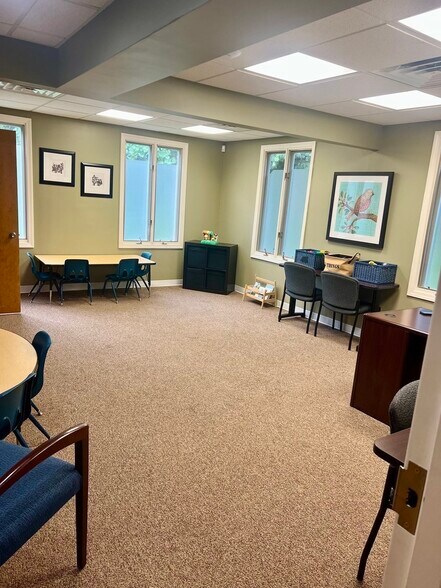 More Photos Of 92 Faunce Corner Rd, Dartmouth Office For Sale